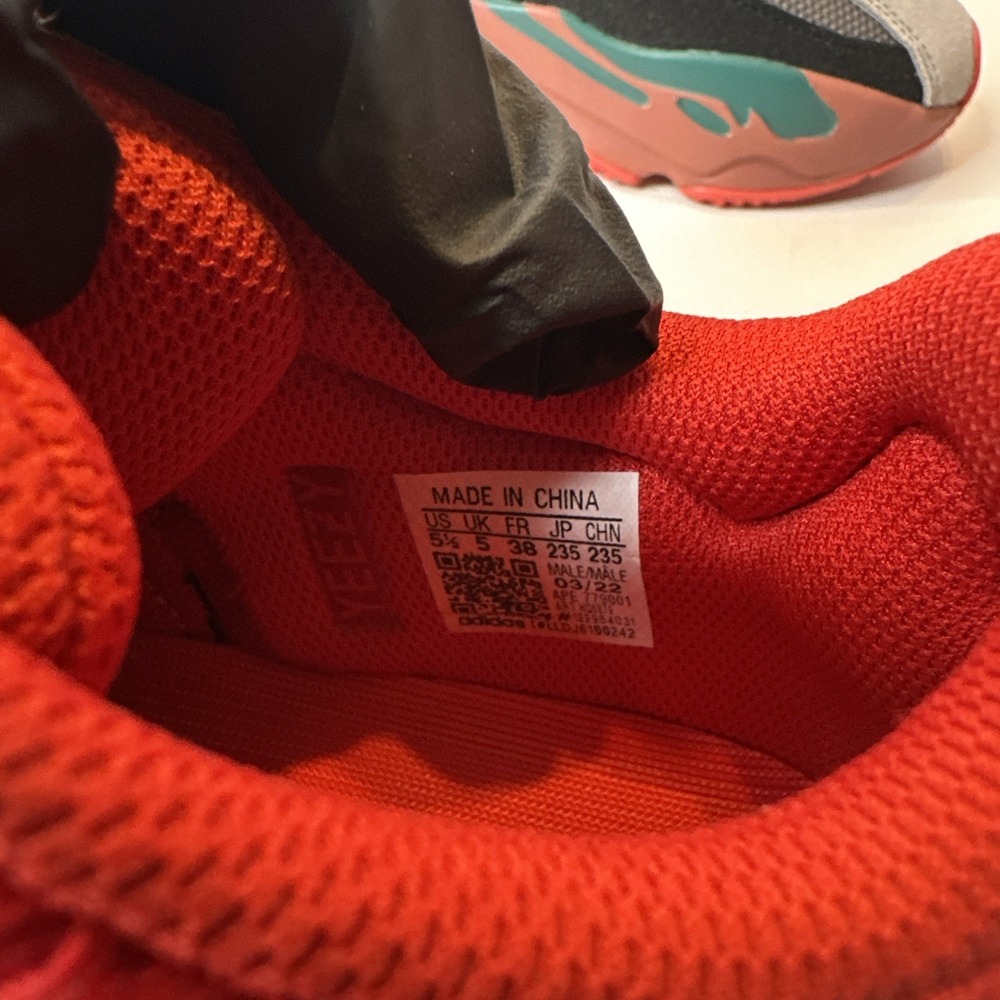 Size 5.5 - Women's Adidas Yeezy Boost 700 'High-Res Red' - Picture 16 of 16